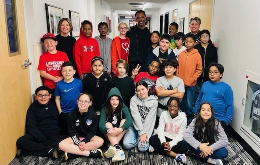 On May 3, Mrs. Flail’s and Mrs. Boggs’ 4th grade class at LIS walked to Rider U to surprise their student teacher, Koy Withers, who won the Suzanne Gespass Literacy Award! 👏🤩 Koy plans to work in an urban school in Philly through the Teach for America program. Congrats, Koy!