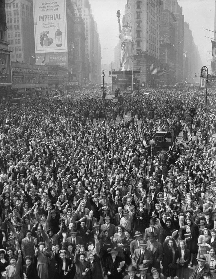 A massive crowd celebrating the surrender of Germany in Times Square, New York City, on May 7, 1945. #History #WWII
