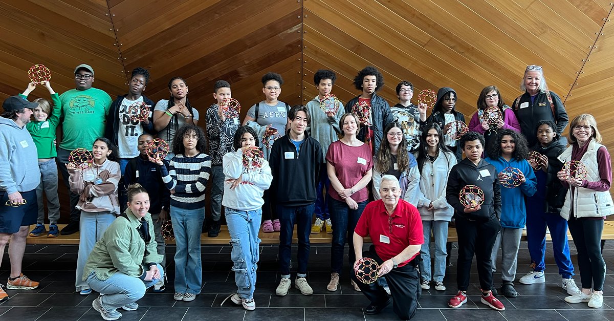 Professor Humberto Terrones recently hosted a group of middle school students on campus, where they were immersed in the wonders of science and technology. One of the highlights of their visit was having the opportunity to use EMPAC’s 360-degree panoramic screen. #STEMEducation