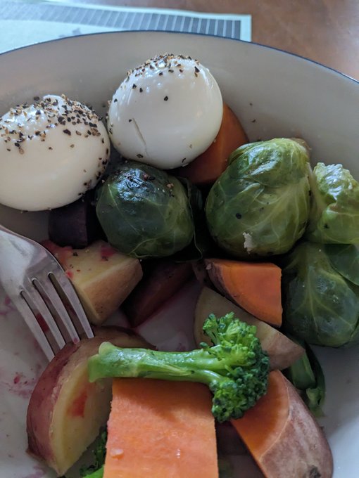 Breakfast! :) https://t.co/93SU6TNPQG