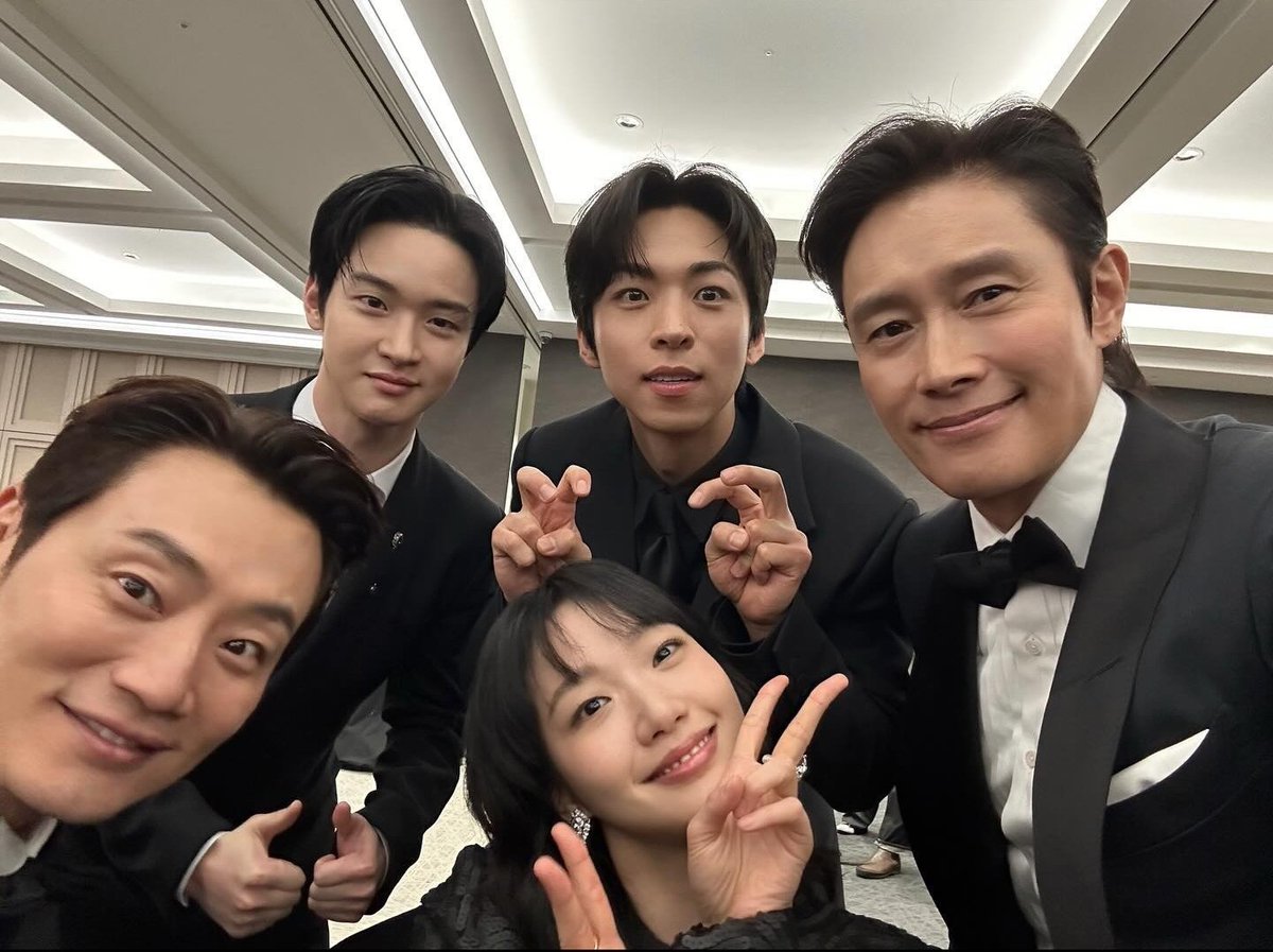 [050724] BHEnt family at the 60th Baeksang! 💖

#JangDongYoon #장동윤 #LeeByungHun #KimGoEun #LeeHeeJoon #JooJongHyuk