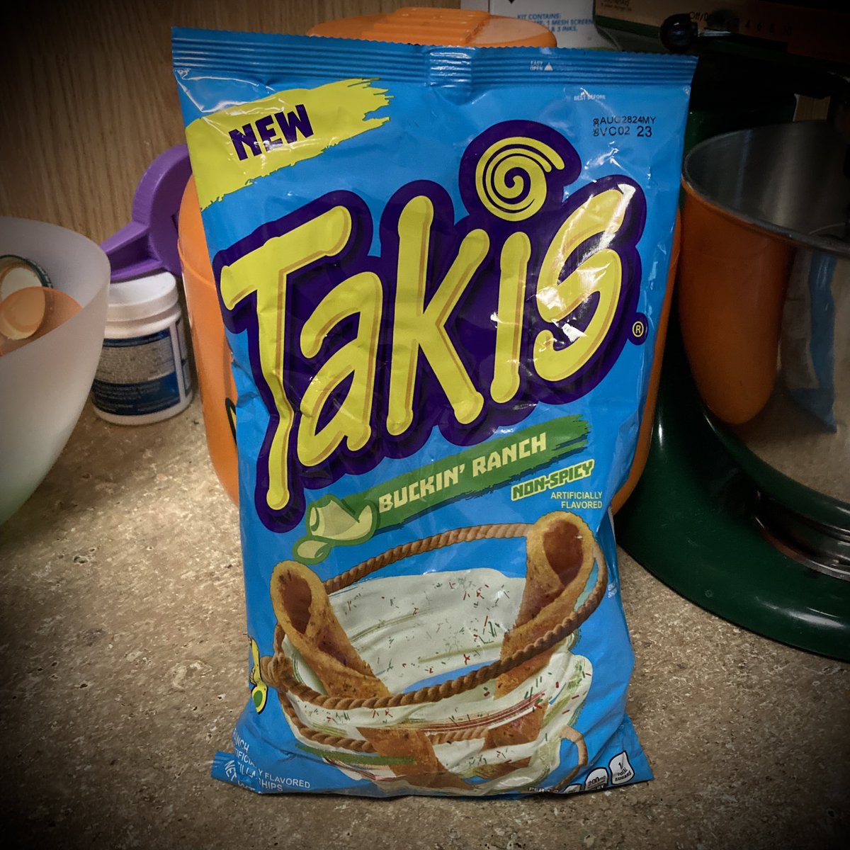 These crunchy rolled tortilla chips are as addictive as Cool Ranch Doritos. #Takis #Chips #Ranch