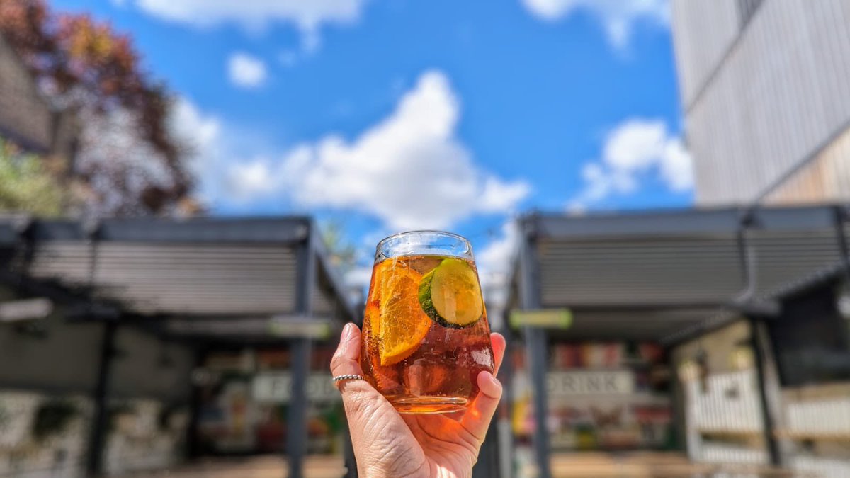 Sunny days and Aperol spritz: the perfect recipe for laughter and good vibes! 😄🍹 #SpritzAndSmiles #pubsofinstagram #aperol #summer #sunny #publife