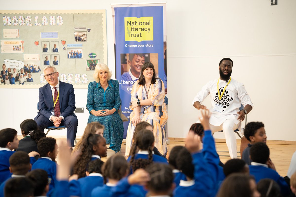 Huge news: This afternoon, Her Majesty Queen Camilla @RoyalFamily joined some very excited pupils at @MorelandPrimary in Islington for the grand opening of their new library.
