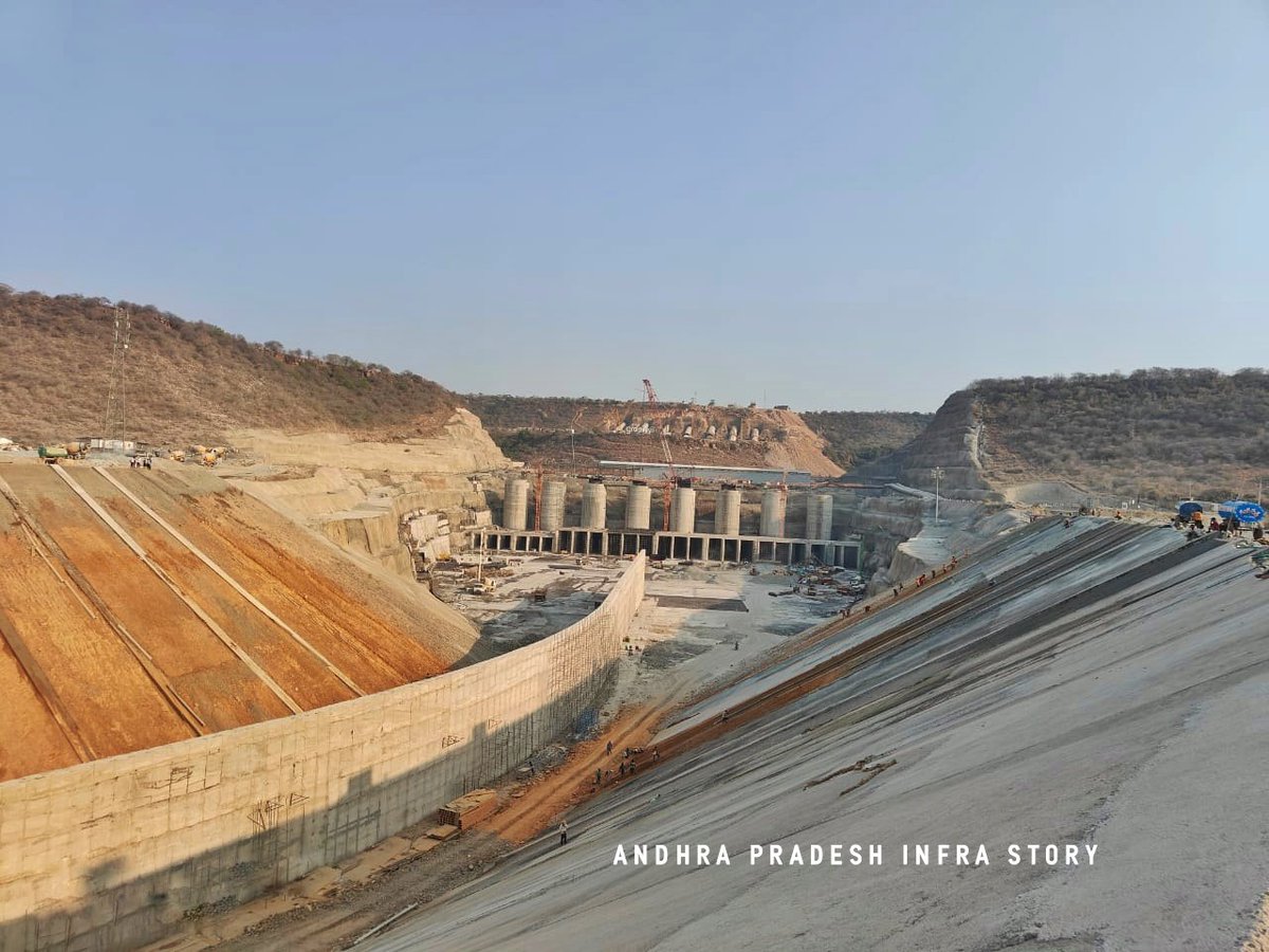 🔸Latest Progress Status Of The  World’s largest Integrated Renewable Energy Storage Project (IRESP) At Pinnapuram in Nandyal District 🏗️

▫️Investment : Rs. 28,000 Crore
▫️Power Project Capacity : 5230 MW

#AndhraPradesh #Kurnool #Greenko 
#PinnapuramIRESP #GreenEnergy…