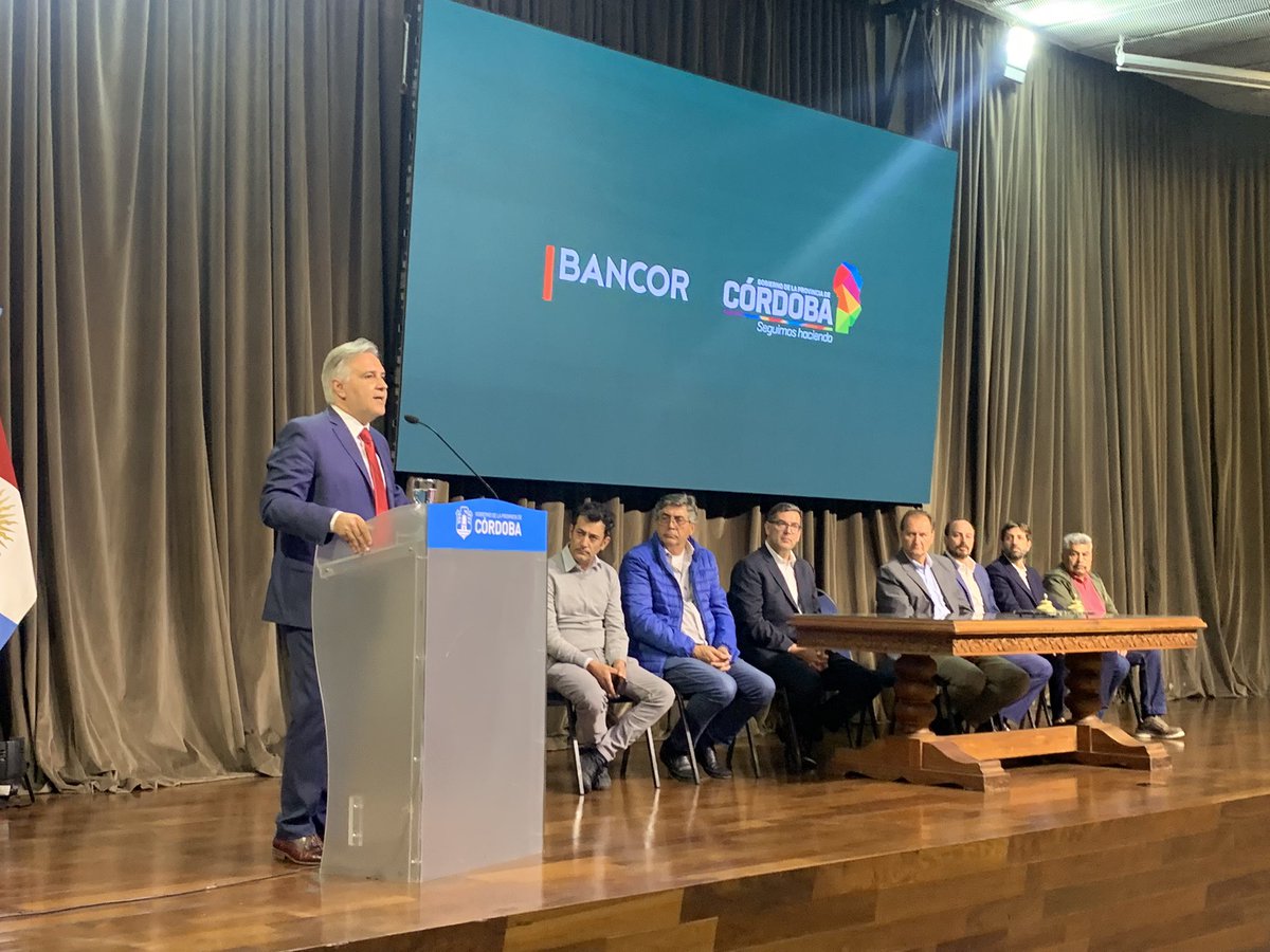 RENATACSANTOS's tweet photo. #nuevoscreditoshopotecarios @MartinLlaryora @BancodeCordoba 

El Gobernador de la Provincia de Córdoba lanzó ayer en conjunto con Bancor una línea de créditos exclusivos para viviendas. Accede a más info en @gobdecordoba https://t.co/QWo32bCJEV
