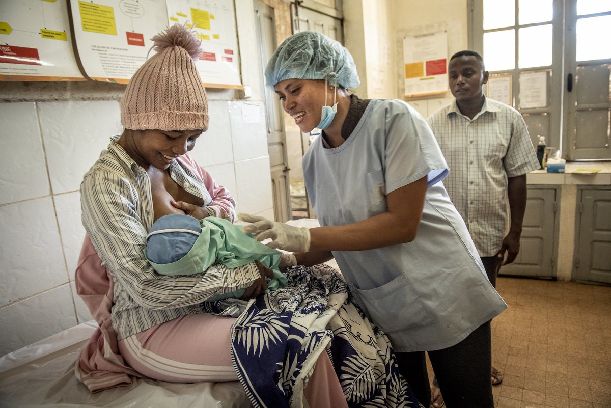 Nurses & midwives are essential to health systems, providing primary & emergency care while adapting to a changing climate. Despite their importance, there's a global shortage. That’s why we collaborate with health ministries & other partners to support them. #IDM2024 #IND2024