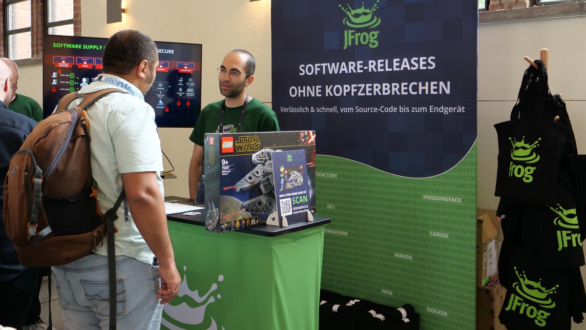 blndevops's tweet image. Have you had the chance to visit our Platinum Sponsor @jfrog yet?

Be sure to swing by, engage in conversation, and participate in their amazing  raffle!

#devopdaysberlin