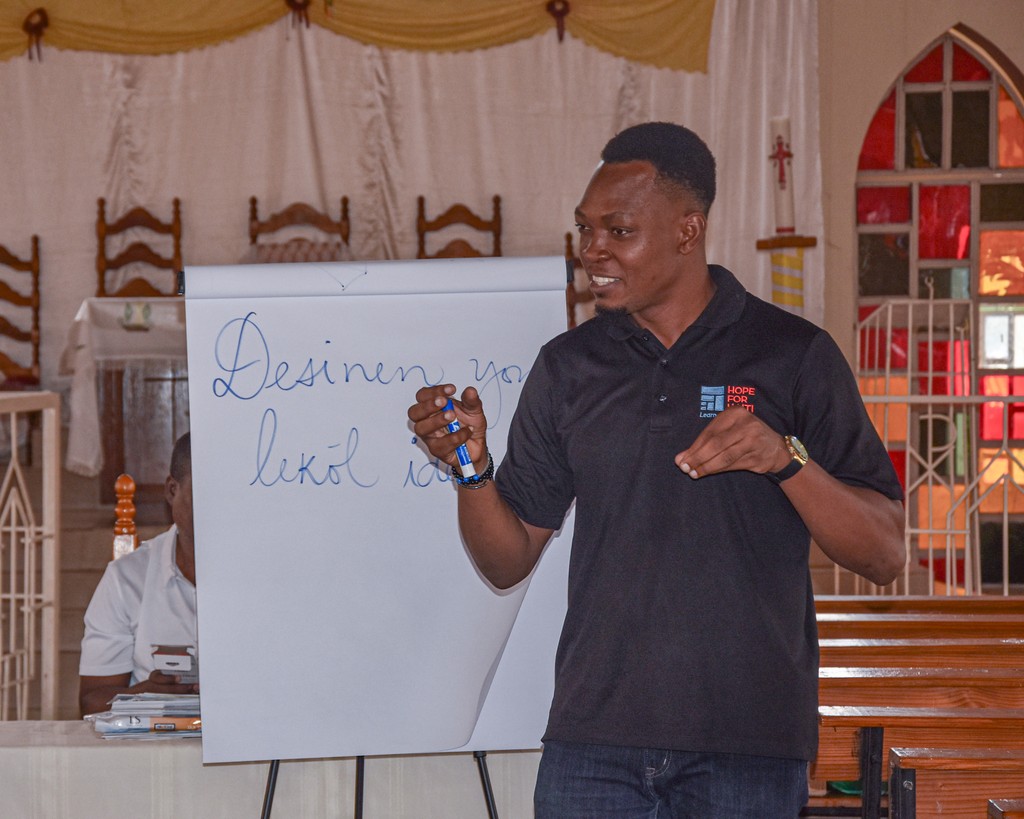 Our #Education team has been hosting workshops for parents in our partner communities, educating them about how to support their children's education, which can greatly impact their learning journey. Thank you to @WK_Kellogg_Fdn for its support of this work!
#PocketsofHope #Haiti