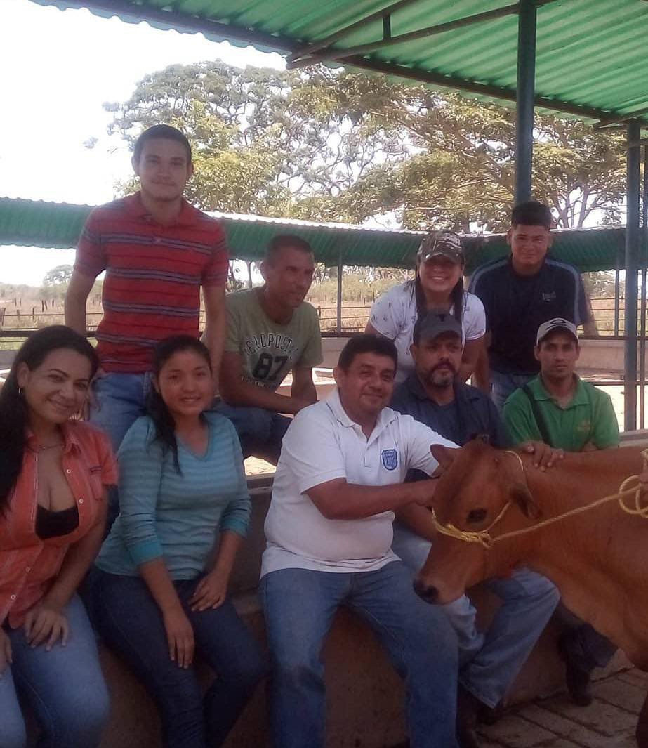 Hoy, 07 de mayo, se celebra en Venezuela el día del Ingeniero Agrónomo. Una carrera que transforma tu forma de ver la vida!  Esa visión sistémica permite ver otras perspectivas, y visualizar el futuro 💚🇻🇪Feliz día, Ingenieros Agrónomos!