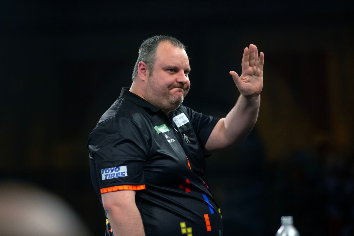 Congratulations to #TeamMission's @rjoyce180 on a brilliant run to the final of Players Championship 9 yesterday. After beating an in-form @RitchieEdhouse 7-4 in an all-Mission semi-final, 'Relentless' lost out 8-6 to Michael Smith in the final in Hildesheim. #ForTheWin