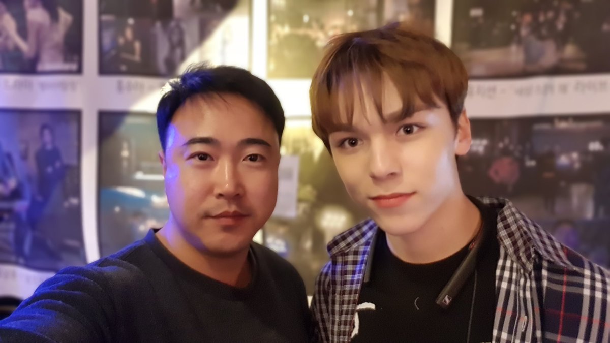 valorsg's tweet photo. 💎✨ 세븐틴 버논과 카페발로에서^^😱
카페발로에서 버논 세븐틴클럽 촬영을 마쳤습니다^^ 빈티지한 분위기 속에서 빛나는 버논의 비주얼! 😍📸 

버논과 함께 했던 카페발로 분위기를 경험하고 싶다면 고고씽 입니다^^☕️👣
#세븐틴 #SEVENTEEN #SVT #버논 #Vernon #버논_카페발로 #카페발로  #캐럿 https://t.co/yp8vhfQ9KR