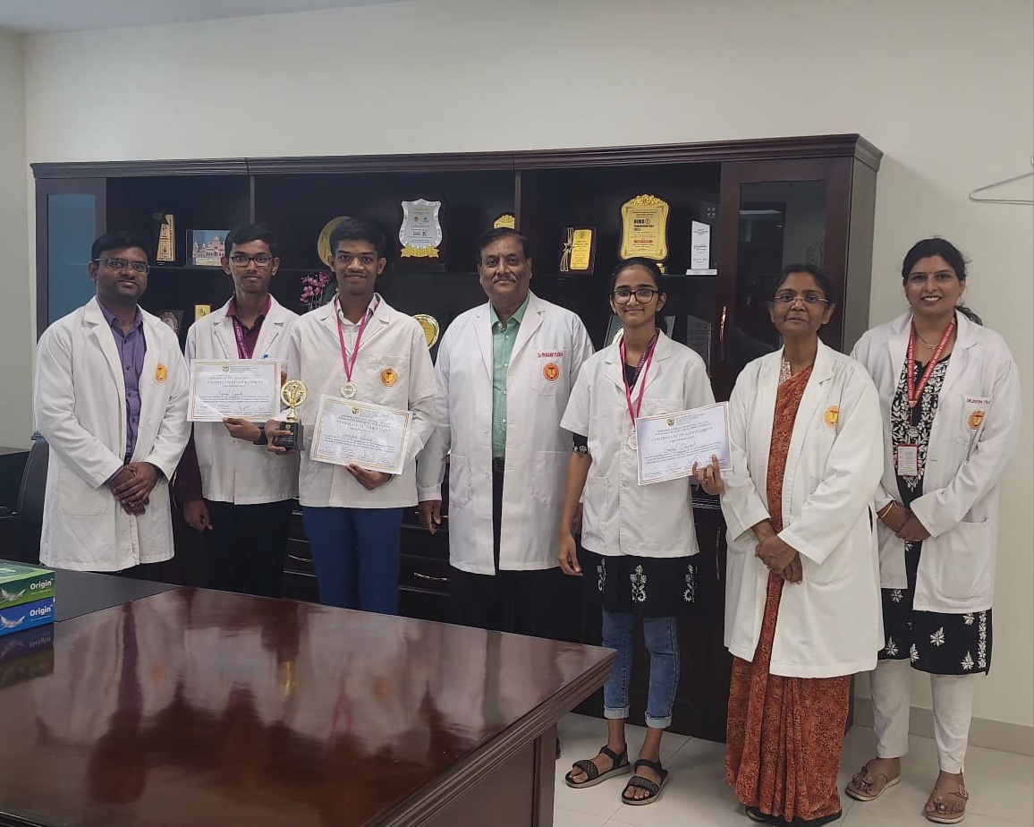 Exec. Director, Dr. P P Joshi proudly felicitates our 1st-year MBBS students, Ms Snehal Chandak, Mr Harshith Garlpati & Mr Krunal Lagade, for securing the 1st runners-up position at the Vidarbha level UG Quiz in Biochemistry at DMIMS, Sawangi Meghe, Wardha. 

Kudos to the team!👏