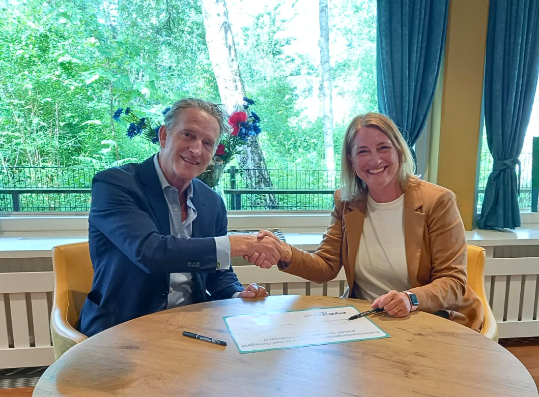 Woonzorg Nederland en <a href="/evean/">Evean</a> ondertekenden op 6 mei jl. een samenwerkingsovereenkomst voor een woonconcept met zelfstandige seniorenwoningen met beschikking tot 24-uurszorg en ondersteuning. Lees verder: bit.ly/3JPcR4j