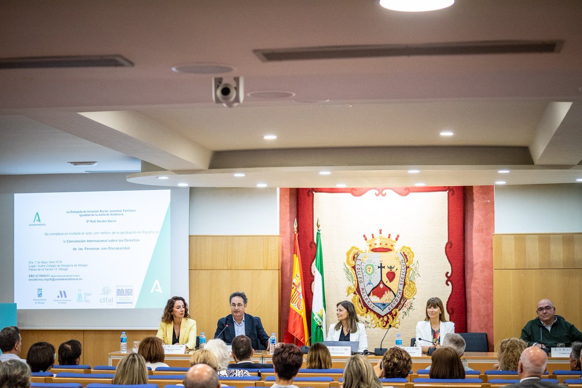 El concejal de Derechos Sociales, @paco_cantos, ha asistido a las jornadas sobre la aprobación en España de la Convención Internacional sobre los Derechos de las Personas con Discapacidad.