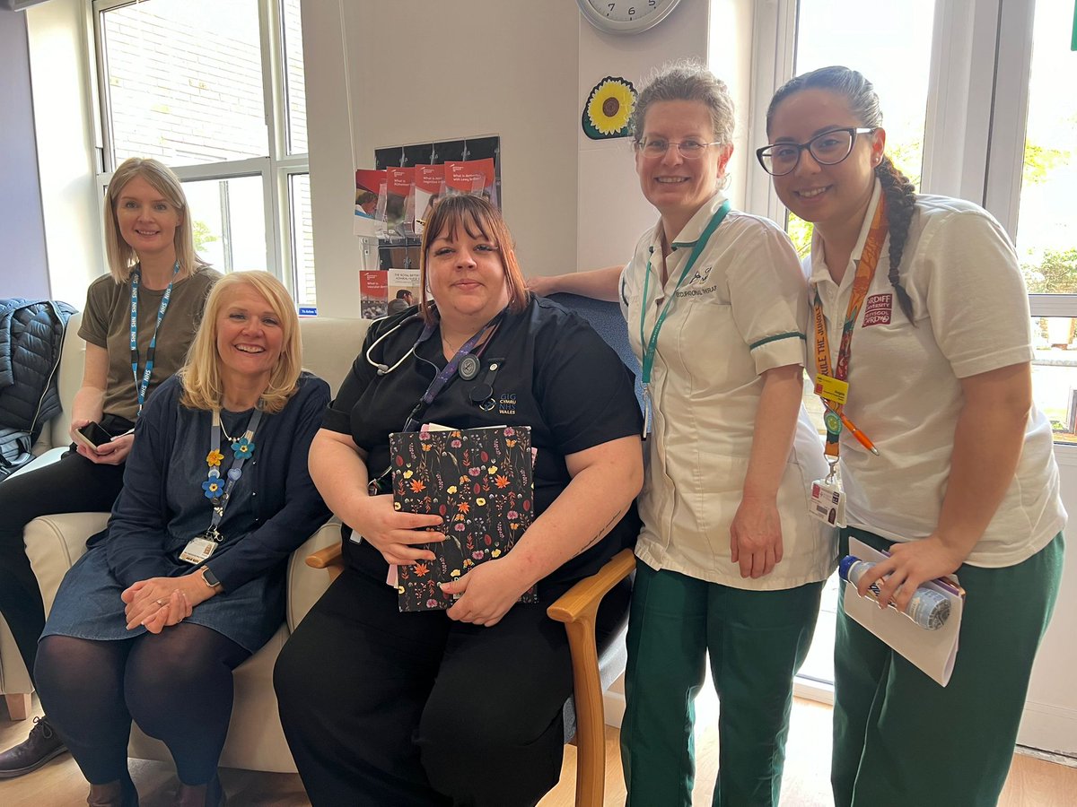 Spending time with our lovely MDT colleagues on Seren Ward at RGH this morning to improve by making nutrition provision dementia friendly @dmacchiavello @GemmaGash1 @AlisonSproston @g_howell013 @pgimmo @sophiebassett6 @NurseGregDix @AnaLlewellyn @LaurenWardman