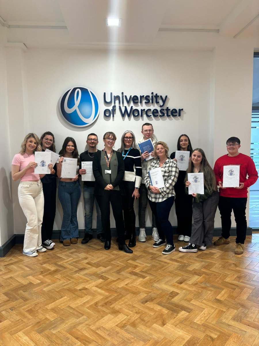 Dissertation Day! Our Education Studies students @worcester_uni @education_uw handing in their final projects. Time to celebrate! pic with @JMSmith79 and @itsPhinallyDone