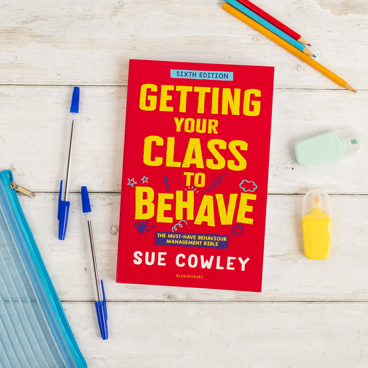 🚨 CALLING ALL TEACHERS AND EDUCATORS! 🚨 We have a couple of some review copies of the updated brilliant new edition of the bestselling behaviour bible Getting Your Class to Behave by @Sue_Cowley! Want to grab an early copy? Put in your request now: bit.ly/3QorTSw