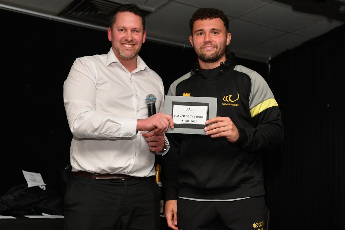 🏅 @mattyfozard was chosen as our Vikings Man of the Match on Sunday! @jotestimonial also picked up his April Player of the Month award! 👏 #COYV 🧪 #WeAreWidnes