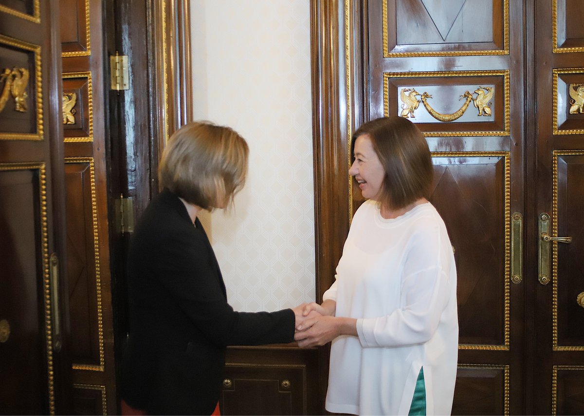 He recibido en audiencia a la embajadora de Finlandia en España, Sari Rautio, con quien he tenido ocasión de departir sobre temas que afectan a las relaciones bilaterales entre ambos países.