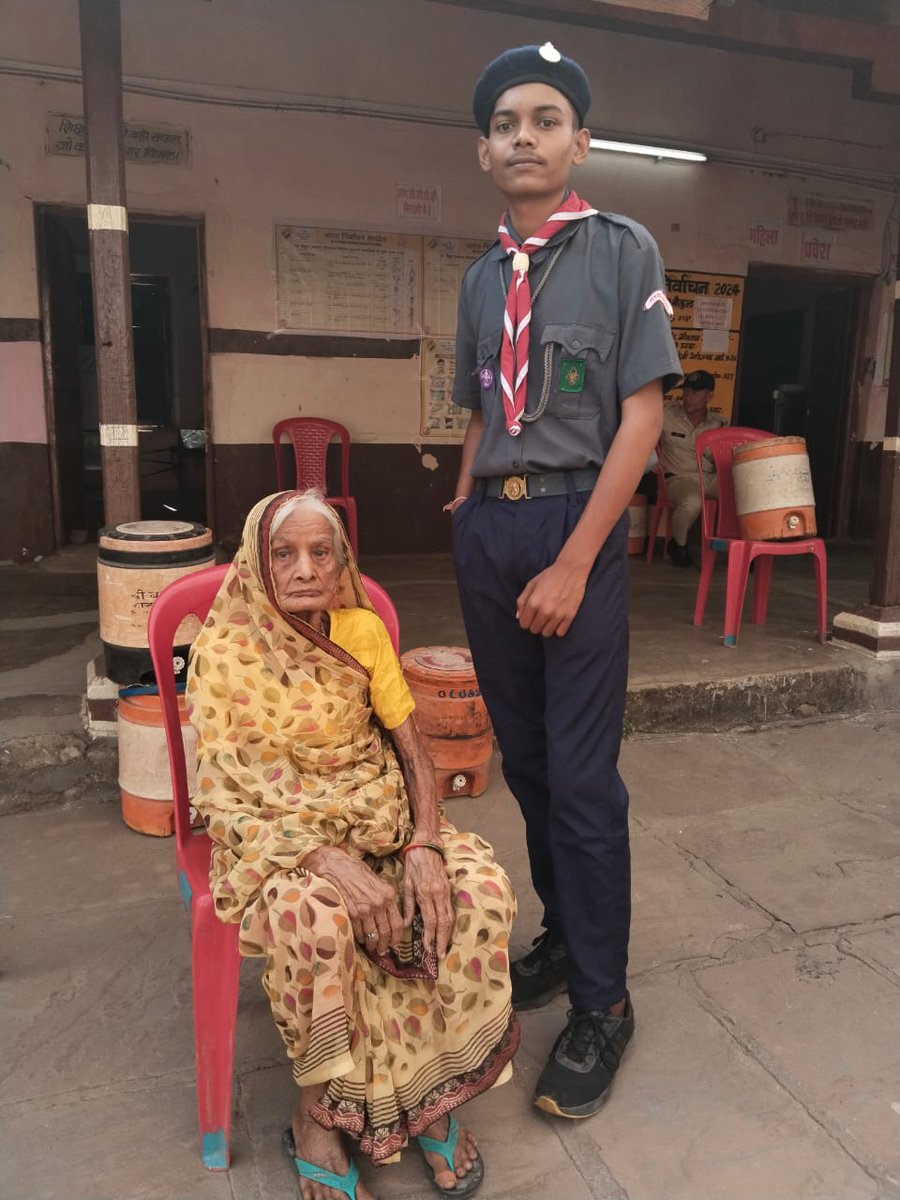 ✓✓#लोकसभा_निर्वाचन_2024
➡️विधानसभा क्रमांक 135 हरदा अन्तर्गत आदर्श मतदान केंद्र डॉ भीमराव अम्बेडकर उत्कृष्ट विद्यालय हरदा में स्काउट गाइड के टीम वॉलिंटियर्स की तरह मदद कर रहे हैं

#ChunavKaParv 
#GeneralElections2024
#MeraPehlaVoteDeshKeLiye
#हरदा_नहीं_है_कम_वोट_करेगें_हम