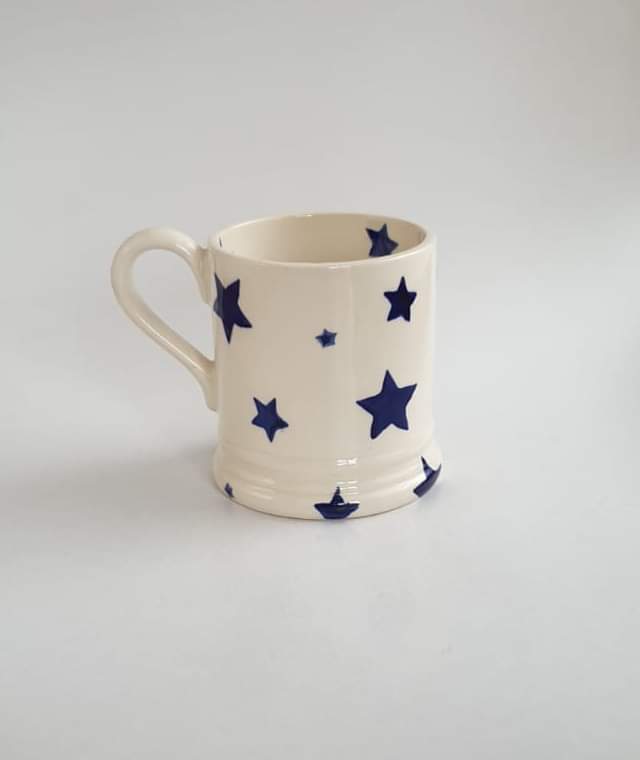 Collectable Curios' item of the day...Emma Bridgewater Blue Star Cup

collectablecurios.co.uk/product/emma-b…

#EmmaBridgewater #BlueStar #Cup #Collector #Antiquing #ShopVintage #Home #SupportLocal #StGeorgesBelfast #StGeorgesMarket #StGeorgesMarketBelfast #Market #NorthernIreland #Ireland