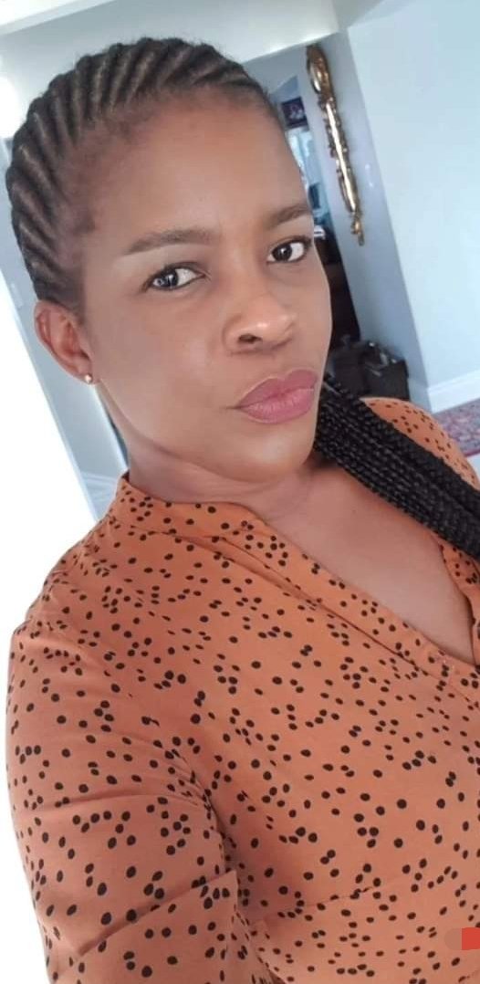 *Missing Person*

KHONZOKUHLE KHETHIWE PAM MBAMBO
Age: 40
Last Seen: At 4am on 3rd of May. Vehicle still in the driveway at her home on Avoca Road in Effingham, Durban.
Height: 1.6M
Weight: 90kg
Tattoo: Butterfly on wrist
Any info please contact Captain Moodley on 031 571 6518