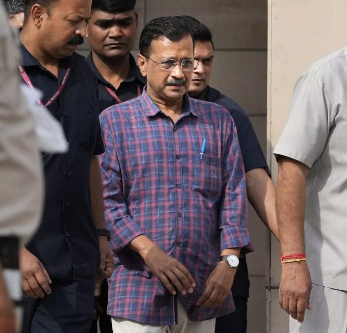 No interim relief for Arvind Kejriwal by the Supreme Court today. SC did not pass any order 

#ArvindKejriwal #SupremeCourt #KejriwalArrested #arvindkejariwal 

Supreme Court will hear Kejriwal's arrest on May 9 or next week. Setback for Arvind Kejriwal