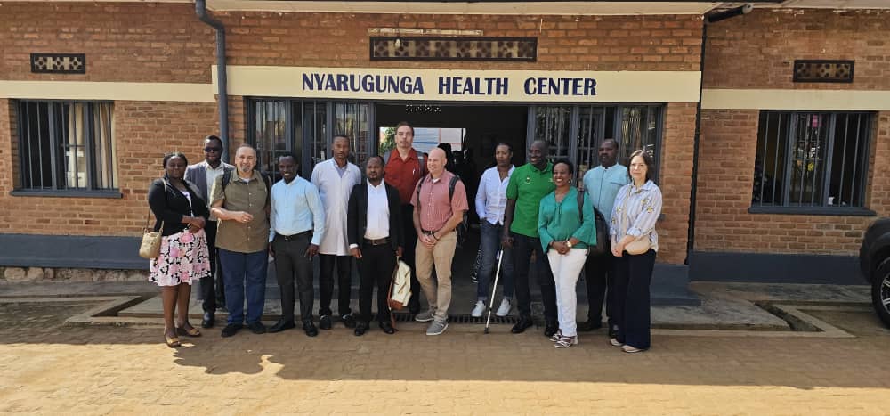 Today @uphls received a delegation from @CDCgov and @CDCRwanda team jointly with @RwandaHealth team visiting Nyarugunga HC to be rennovated and Kabusunzu HC which was renovated in 2021 for equitable HIV services provision