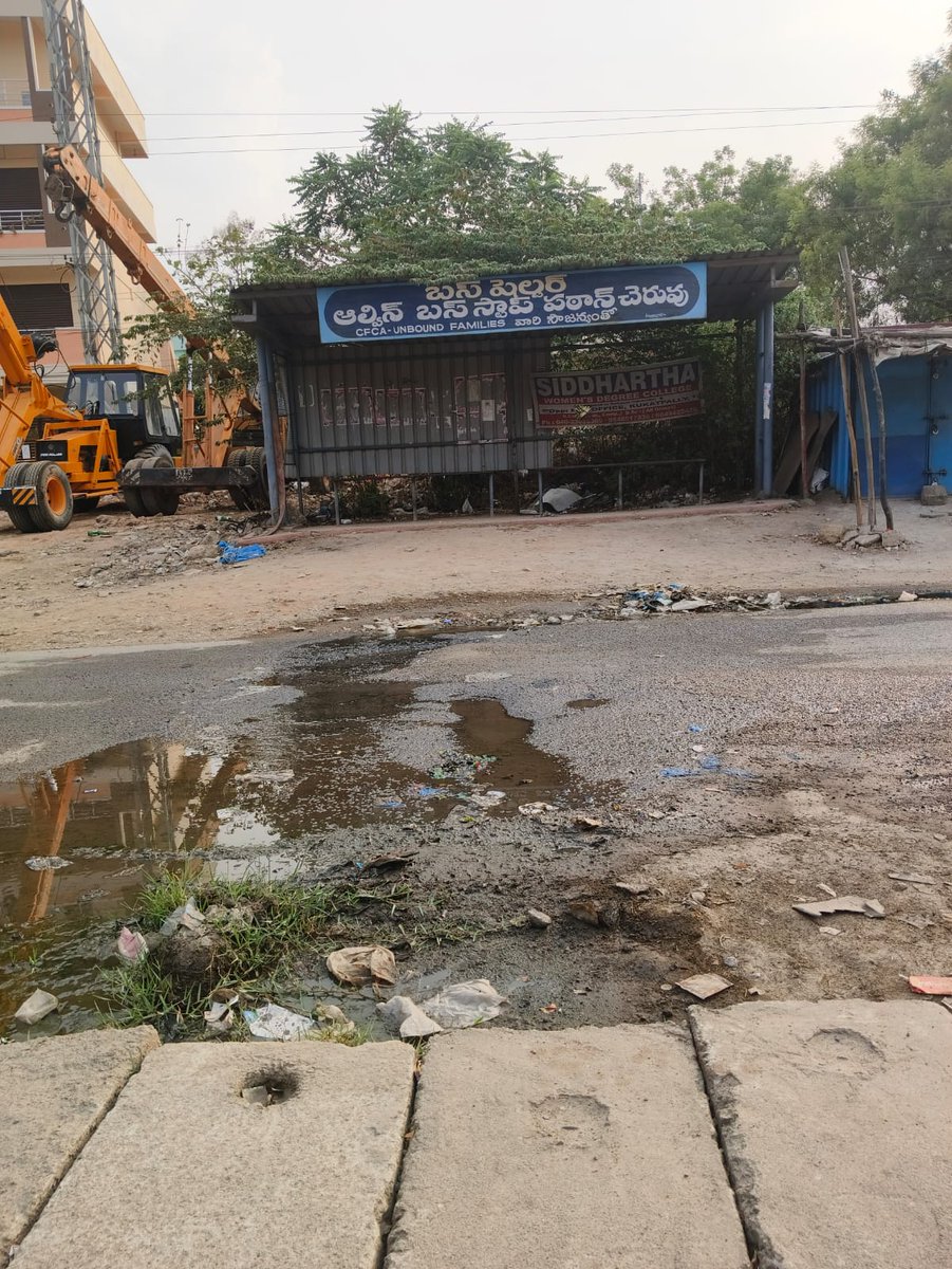 In This Bustop, How Can Passengers Wait For Buses In A Not So Clean Place (When Drainage Waste Overflowing) Fix This Problem If Possible, It's Been Like This For Days #TSRTC @tsrtcmdoffice @GHMCOnline #Hyderabad #Patancheru