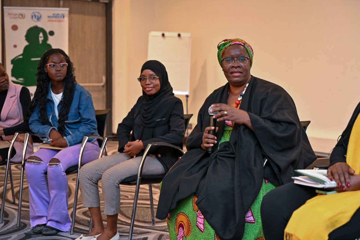 @UN_Women Deputy Executive @vanyaradzayi met with graduates of the African Girls Can Code Initiative. The initiative is empowering 2000+ young girls across Africa to become computer programmers & creators, paving the way for future careers in ICT. More: shorturl.at/AKLN2
