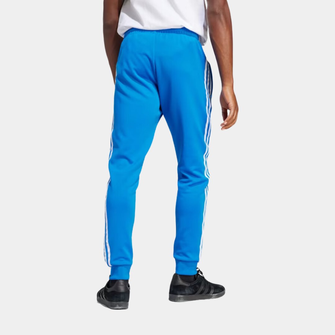 Keep it classic with the Adidas Adicolor Classics SST Track Pants. Perfect for any occasion, always on-trend 😎 🛒 l8r.it/Gxiv
