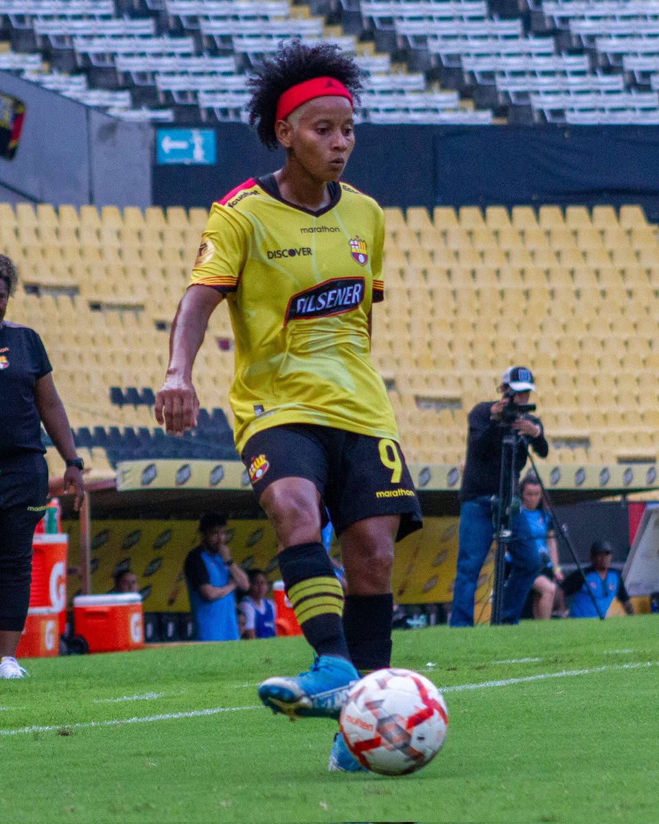 #ColombianasEnEcuador 🇪🇨 | Yessica Rodríguez 🇨🇴 abrió el marcador en la victoria de Barcelona 3-0 🆚️ El Nacional por la Fecha 3 de la #SuperligaFemenina 🏆⚽️.

📊 Las Canarias llegan a 6pts en el Grupo 1 tras dos encuentros disputados.

📸 @BSCFemenino_