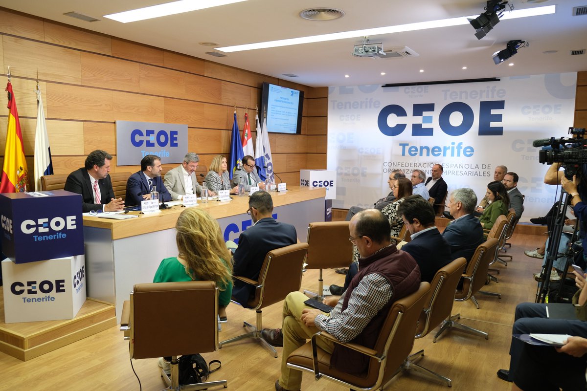 Presentación del VII Barómetro Industrial para las Islas Canarias En una jornada marcada por el análisis y la reflexión sobre el estado actual y las perspectivas futuras del sector industrial en Canarias. @cogiti @UCAM ceoe-tenerife.com/presentacion-d…