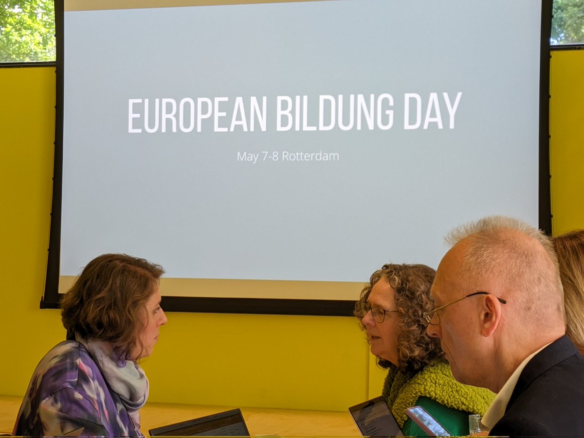 Vi er på European Bildung Day hvor representanter fra hele Europa kommer sammen. <a href="/erasmusuni/">Erasmus University</a> <a href="/nordicbildung/">Nordic Bildung</a>