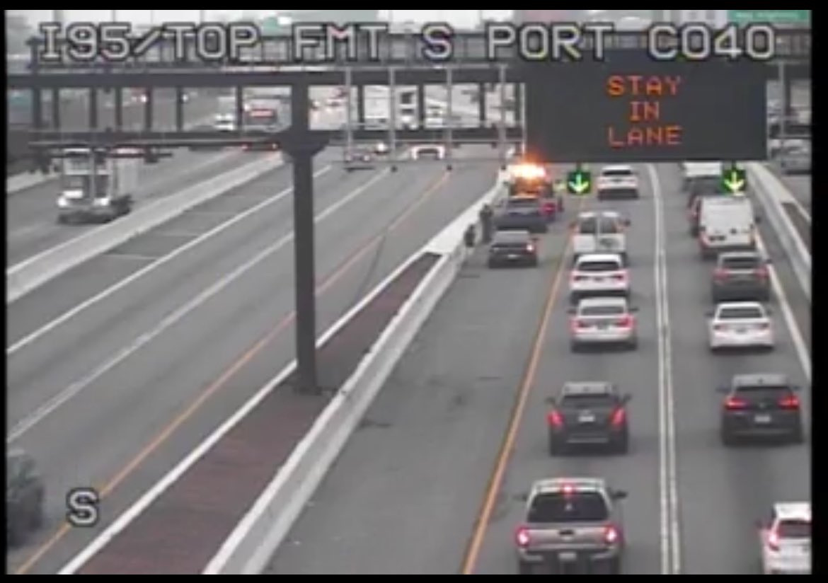 Crash activity on I-95 SB coming out of the FMT on the left shoulder. Delays start at Pulaski Hwy. @wbalradio @98Rock #wbaltraffic #mdtraffic #baltraffic