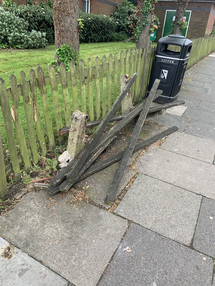 ⁦@Royal_Greenwich⁩ the bench at the bottom of Red Lion Lane SE18 has been wrecked and needs replacement.