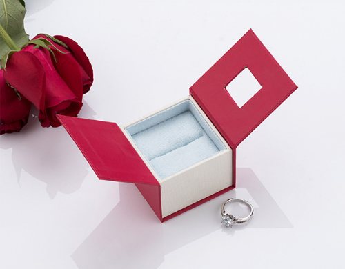 Elevate Your Gifts with Our Luxurious Jewelry Gift Boxes. From Sparkling Surprises to Treasured Tokens, Find the Perfect Packaging for Every Precious Moment. ✨ #JewelryGifts #GiftBox #LuxuryPackaging #GiftIdeas #PreciousMoments #JewelryLove #SpecialGifts #Fullvideo #Heeramandi