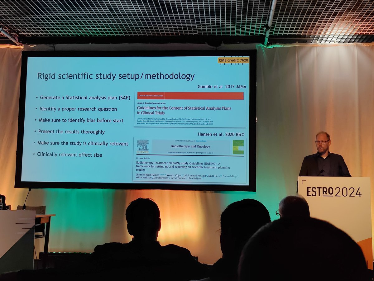 @christian_roenn finishing off the #ESTRO24 @onko_ouh representation strong with an invited talk on the role of TCP and NTCP models in treatment planning studies ✨