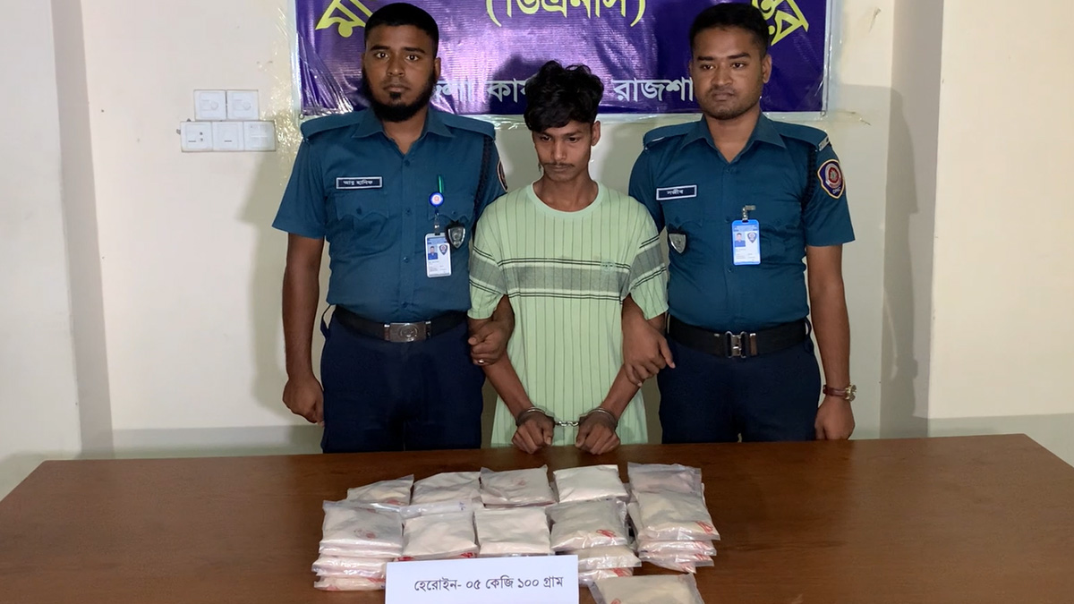 পাথরবোঝাই ট্রাক থেকে ৫ কোটি টাকার হেরোইন জব্দ