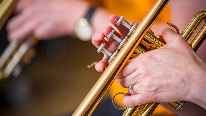 Benslow Courses: Jazz Improvisation for Beginners and Improvers - Fri 21 - Sun 23 June We're delighted to welcome back Chris Pyne for this course. Chris makes the entire subject of jazz improvisation approachable in a very practical way. benslowmusic.org/index.asp?Page…