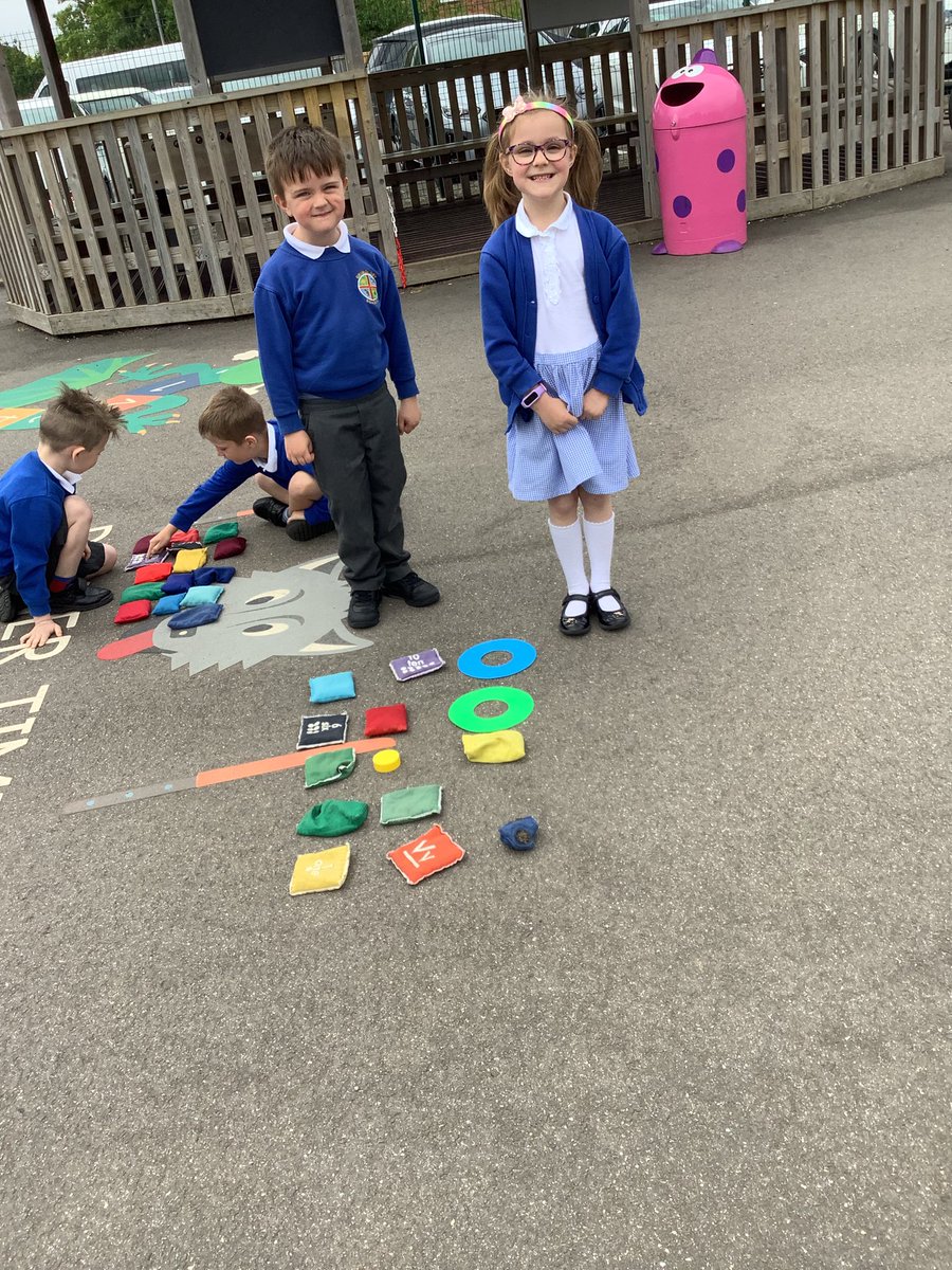 Making arrays in Maths. Show me 2 lots of 10, show me 5 lots of 2, show me 8 lots of 3. #maths #outdoorlearning
