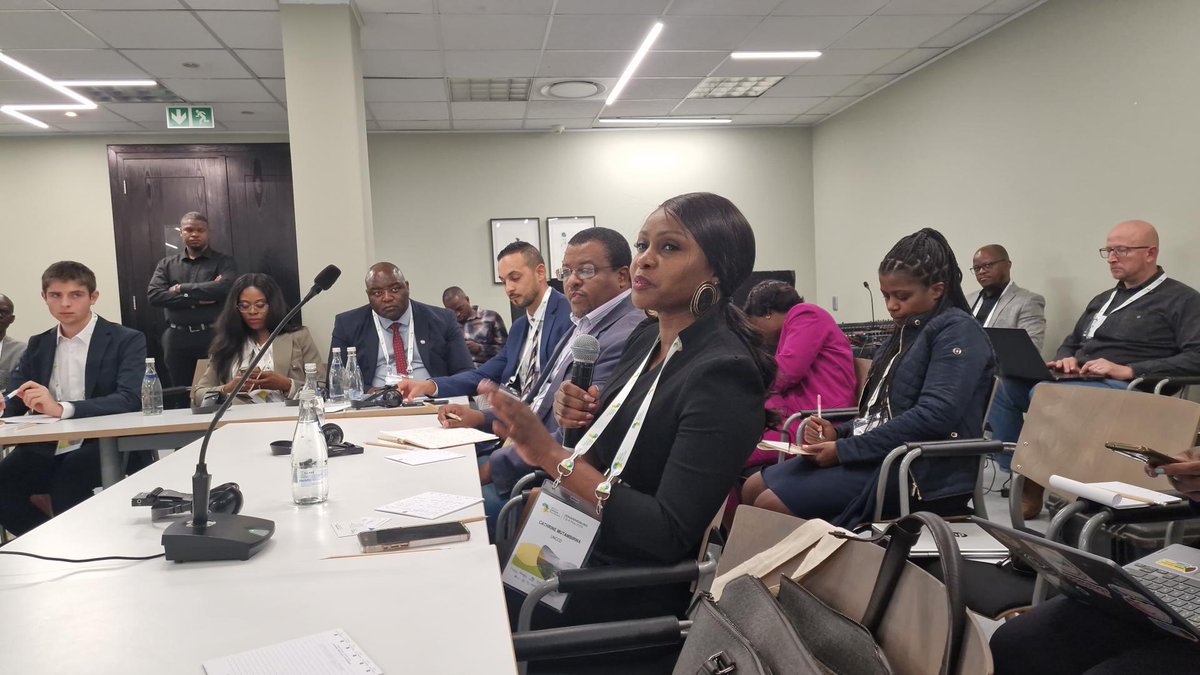 #Photos: The Roundtable discussion on scaling adaptation in #Africa tackles one of the key challenges that the continent faces. Participants call for more efforts to raise awareness, take more action to address #climatechange, accelerate #Adaptation &seek #ClimateFinance avenues