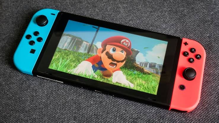 Nintendo’nın başkanı yeni Nintendo konsolunun 2025 Mart ayına kadar açıklanacağını söyledi. 📌Haziran’da bir Nintendo Direct olacak ama burada yeni Nintendo konsolu ile alakalı bir bilgi yer almayacak.