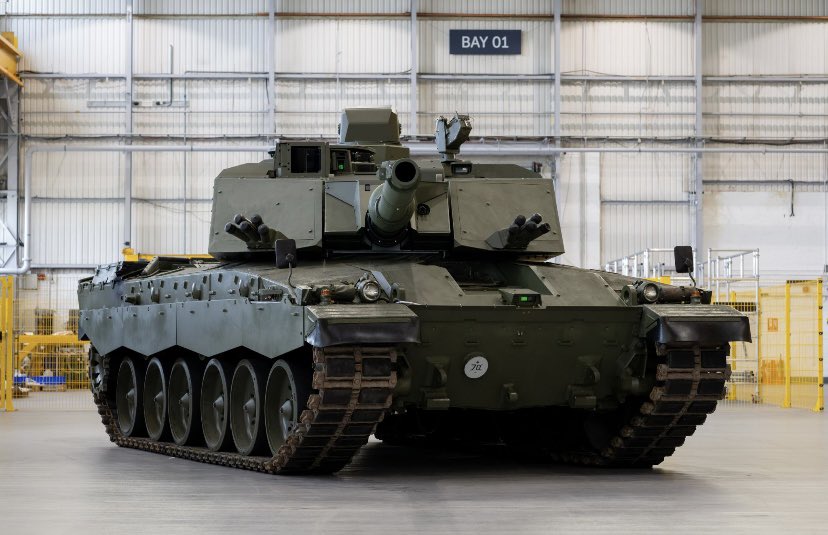 Happy #TankTuesday! 

With advanced armour and devastating firepower, #CR3 boasts an impressive range of state-of-the-art #technology, making it the most lethal and survivable tank ever operated by the @BritishArmy.