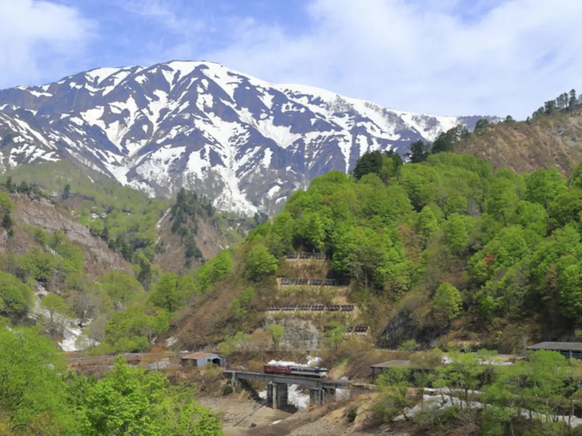 六十里越雪わり街道 －国道252号－ 幽玄の山中を抜ける秘境ルート 豪快なワインディングを堪能しよう！
news.webike.net/touring/371978/