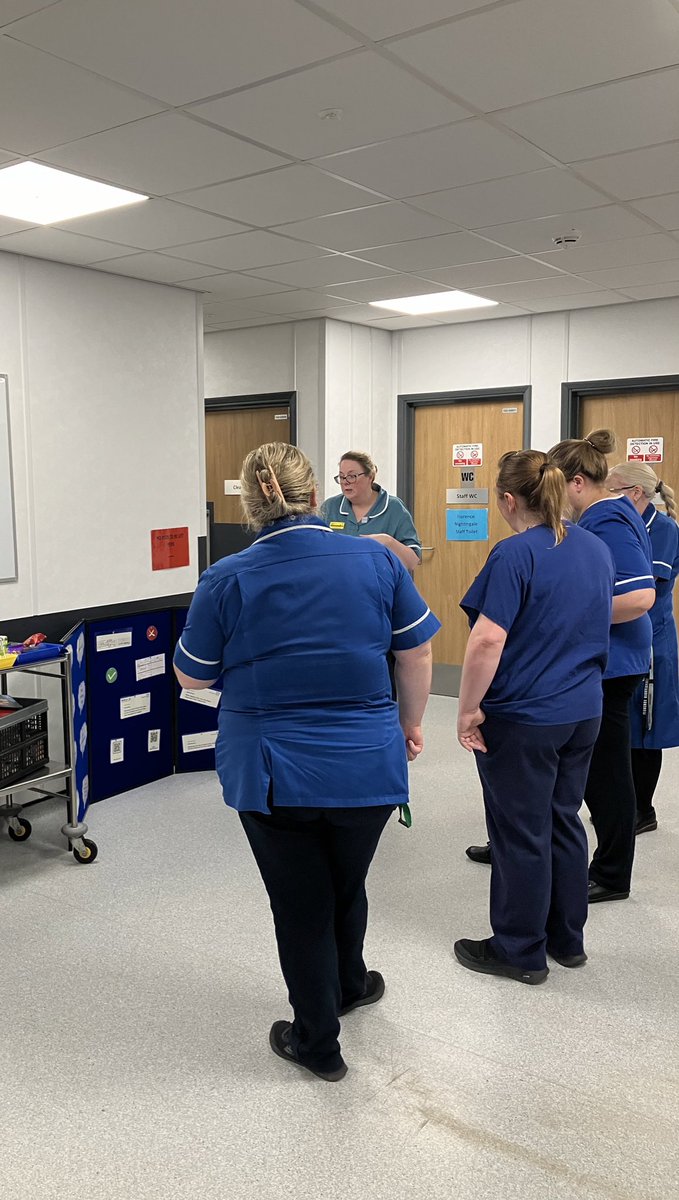 A great morning with @GEHVTEPrevent doing an educational tea trolley all about common themes within VTE care and what we can do as an MDT to provide excellent care to our patients - a great way to participate in National Thrombosis Week 🩸💉