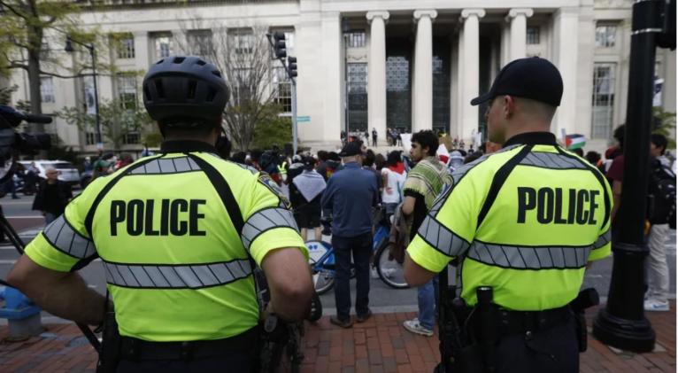 Las prestigiosas universidades de Harvard y el Instituto de Tecnología de Massachusetts (MIT, en inglés) amenazaron este lunes con desalojar y/o suspender a los estudiantes propalestinos que acampan en sus campus.(EFE) @JHGcasanova @fernandezarcia @Gg_2014Sandra #CiegodeAvila