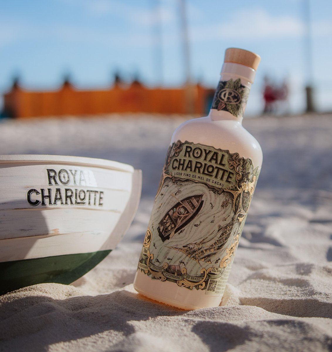 The Royal Charlotte #liqueur takes its name from one of the most important reefs in the world, located in #Brazil. In this place, along with a vast marine fauna, lives the #Marlinfish

packagingoftheworld.com/2024/05/royal-…

#labeldesign by Ismael Figini