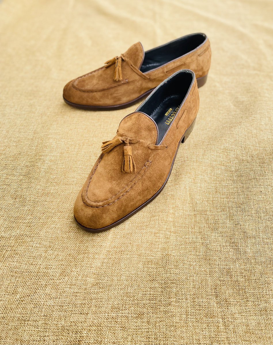 kelzolive's tweet photo. Hi there👋, it’s been a while 🥰, but I’m back like I never left 💯;while I’m here please check out these beautiful custom made footwears made by yours truly 🤗. Do well to patronize and for more enquiries,  you can send a DM❤️. https://t.co/VU8n4gm4B9